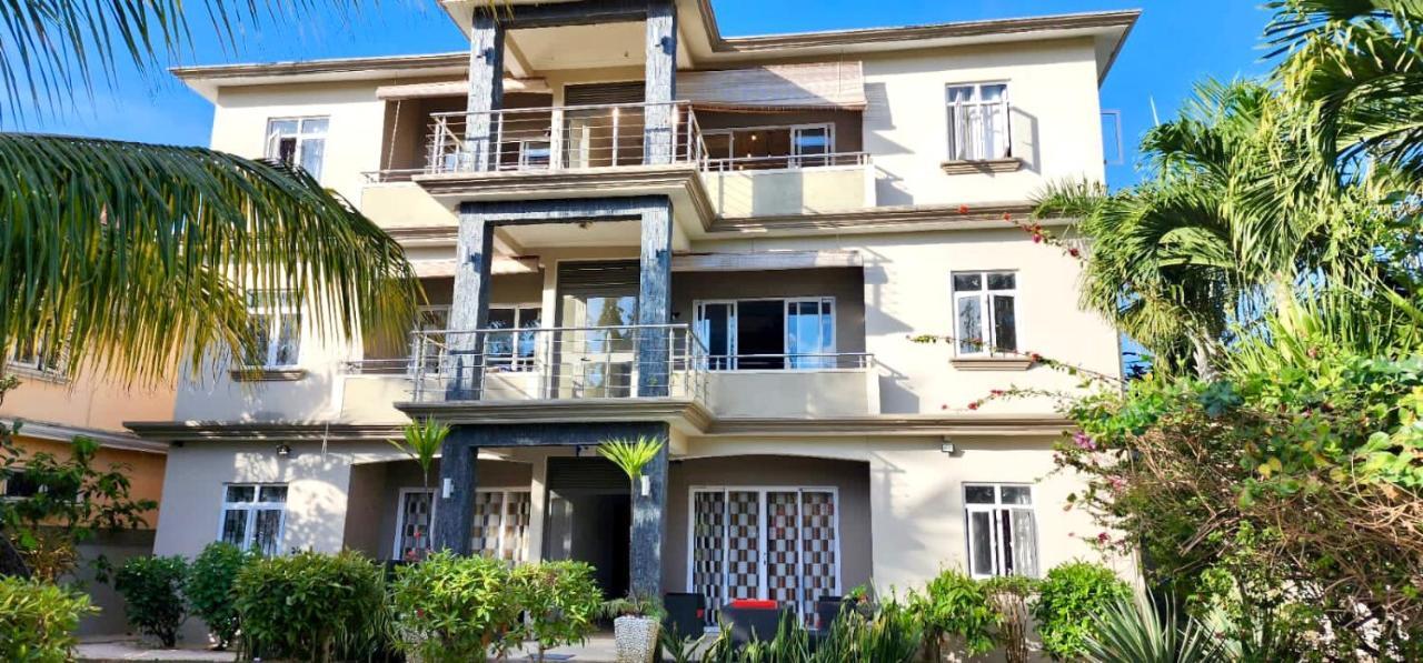Pebble Bay Garden View F3 Apartment Гранд Байе Екстериор снимка