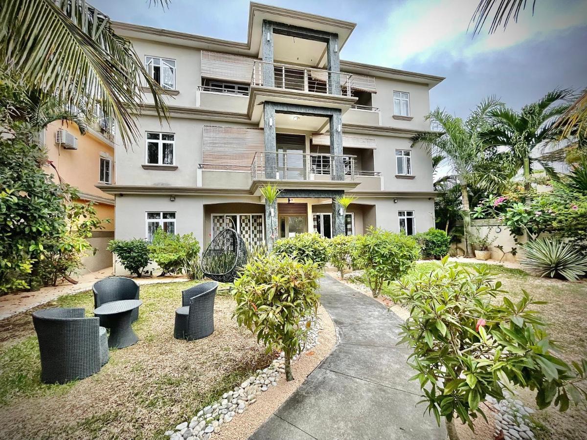 Pebble Bay Garden View F3 Apartment Гранд Байе Екстериор снимка