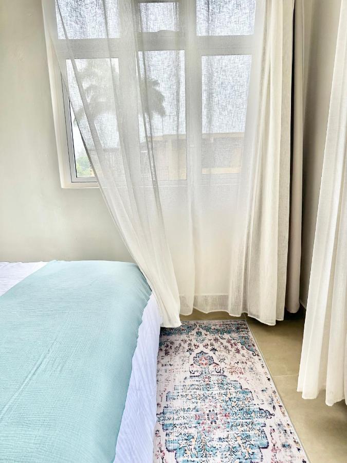 Pebble Bay Garden View F3 Apartment Гранд Байе Екстериор снимка