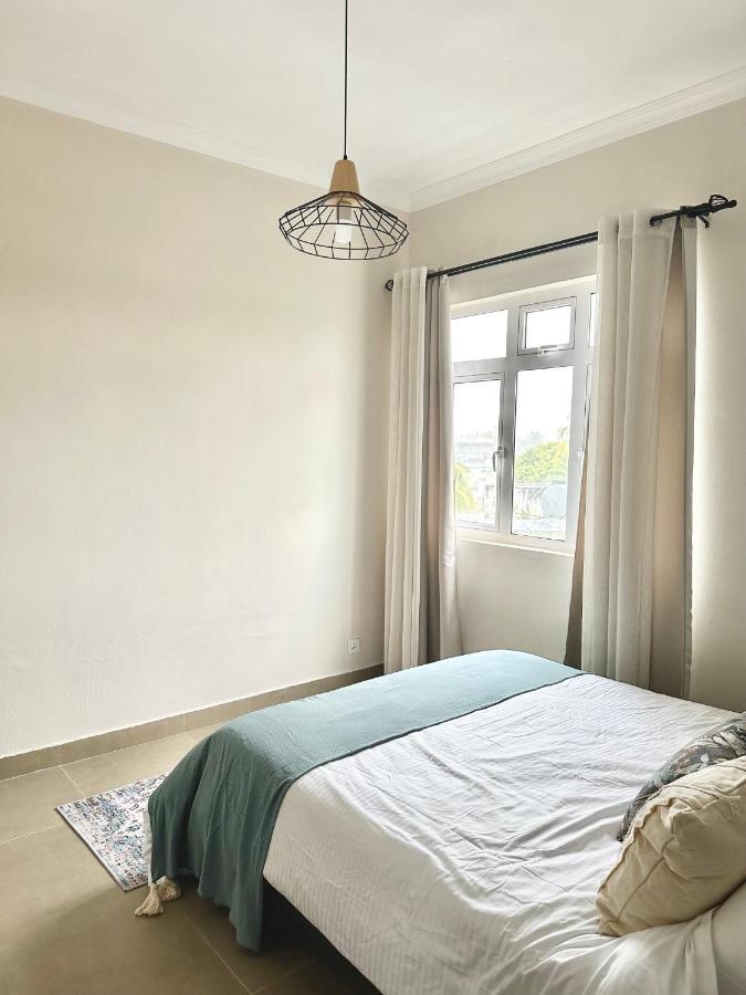 Pebble Bay Garden View F3 Apartment Гранд Байе Екстериор снимка